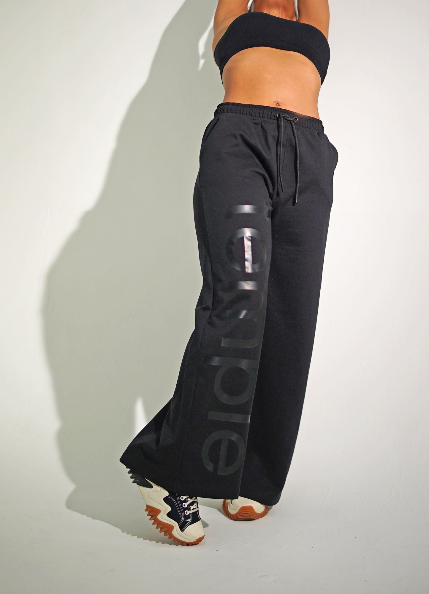 OS Logo Wide Leg Pant