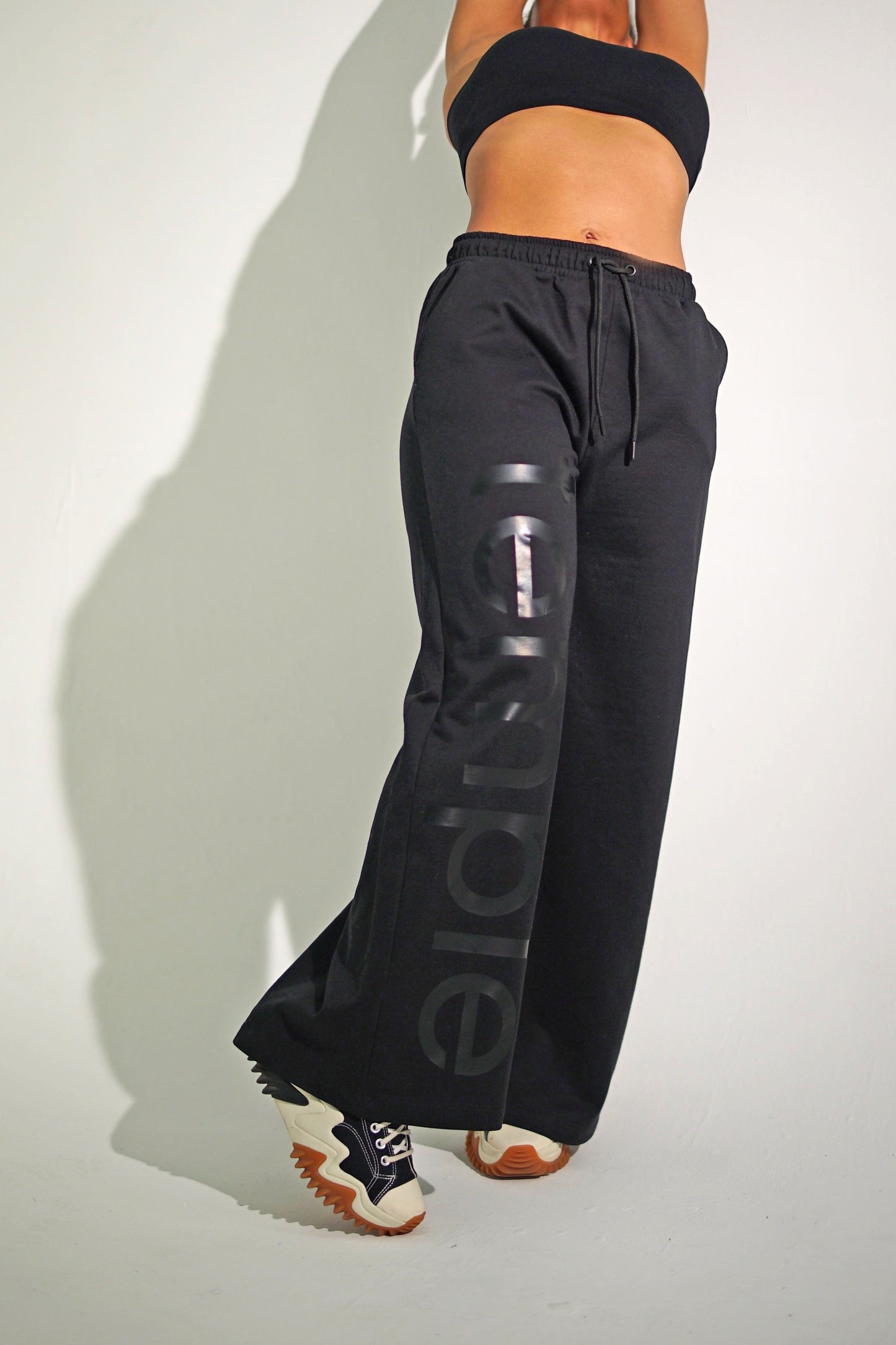 OS Logo Wide Leg Pant